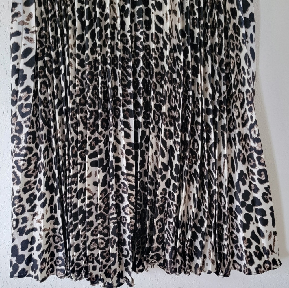 Do+Re Pleated Leopard Print Midi Skirt L. - image 5